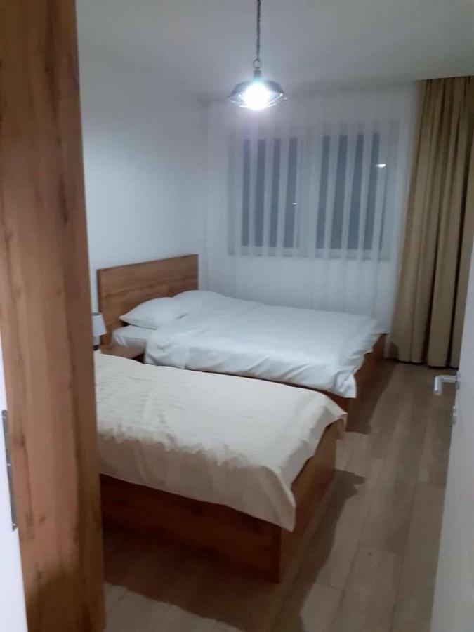 Banesa Ne Qender Te Pejes Apartment Bagian luar foto